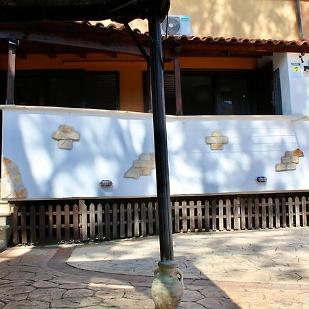 Апартаменты The Garden House Fco, Self Check In And Free Private Parking Фьюмичино Экстерьер фото